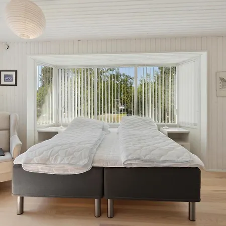 펜션 2 Bedroom Lovely In Romo