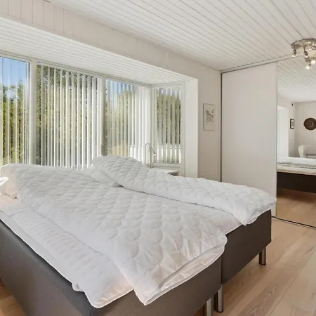 펜션 2 Bedroom Lovely In Romo *
