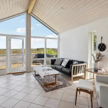 2 Bedroom Lovely In Romo *